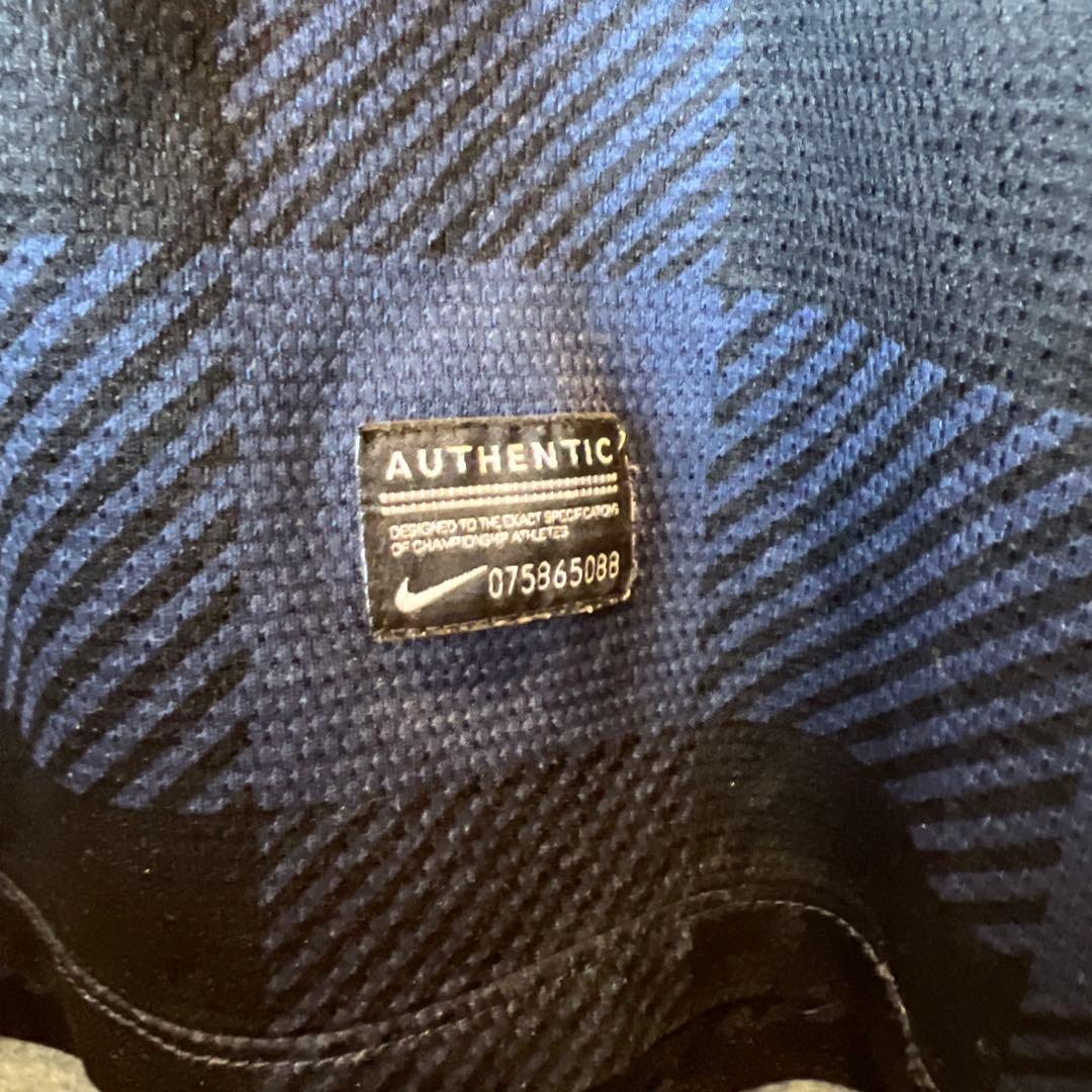 人気　希少Nike Manchester United チェック　Tシャツ