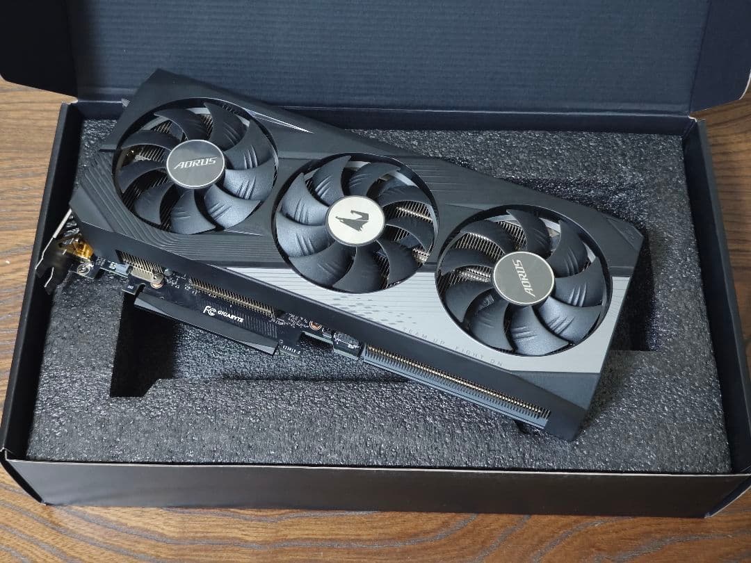 グラフィックボード・グラボ・ビデオカード AORUS RTX 4060Ti & CORSAIR RM750x