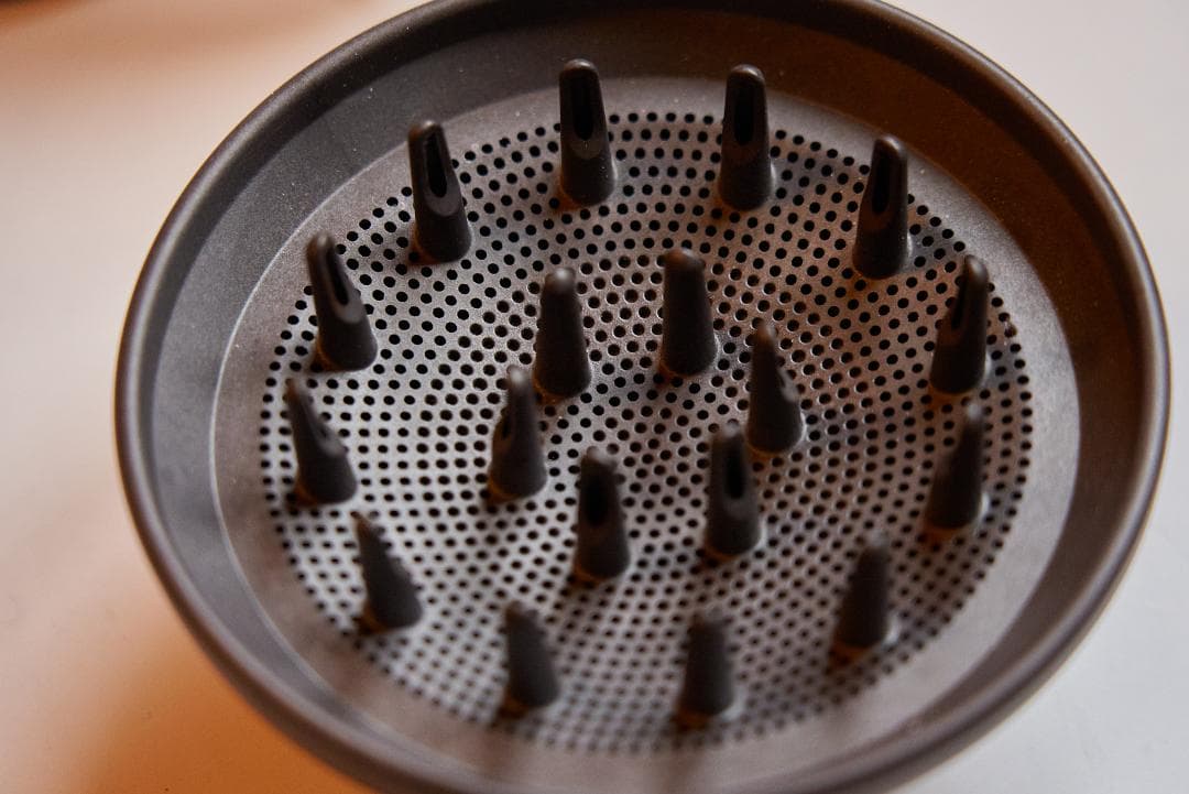 Dyson Supersonic Ionic ヘアドライヤー スタンド・付属品付