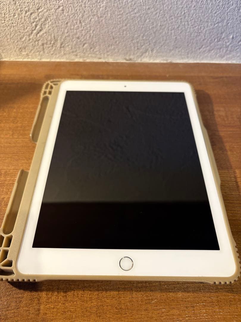 Apple iPad （第6世代）9.7インチ シルバー 本体箱付き