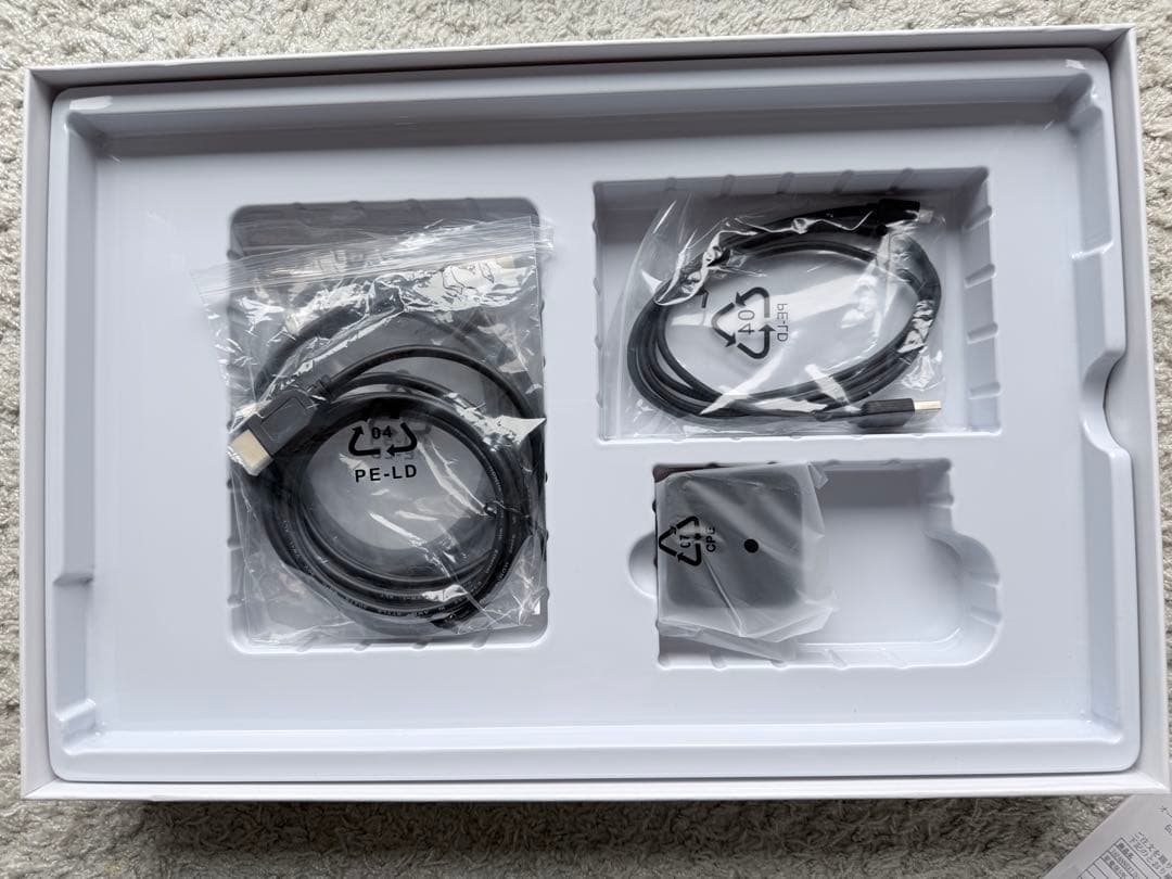 17.3インチ 4K解像度 光沢 HDR10 タッチパネル対応 モバイルモニター