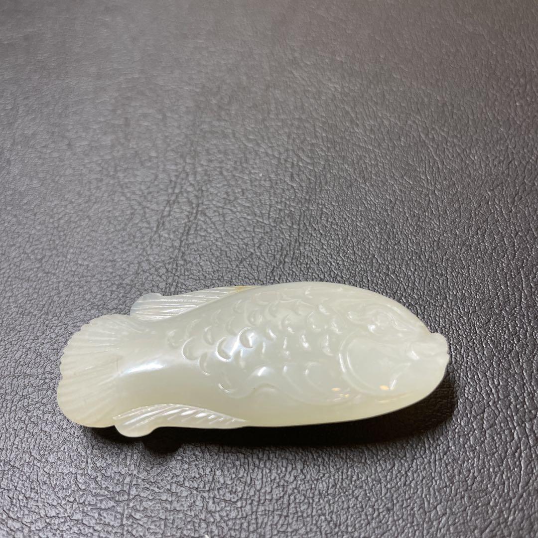 和田玉魚親子の彫刻