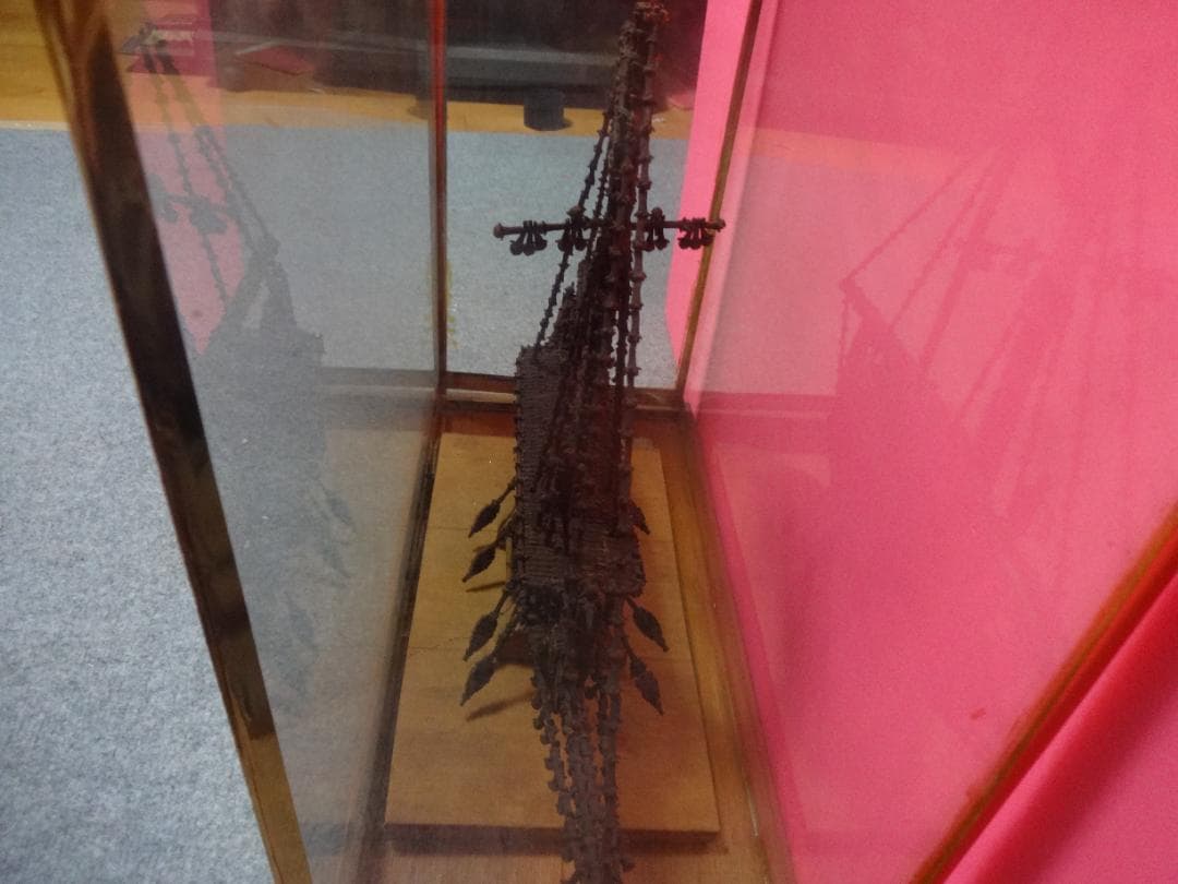 アンボン島の香木の船（人間国宝作成）