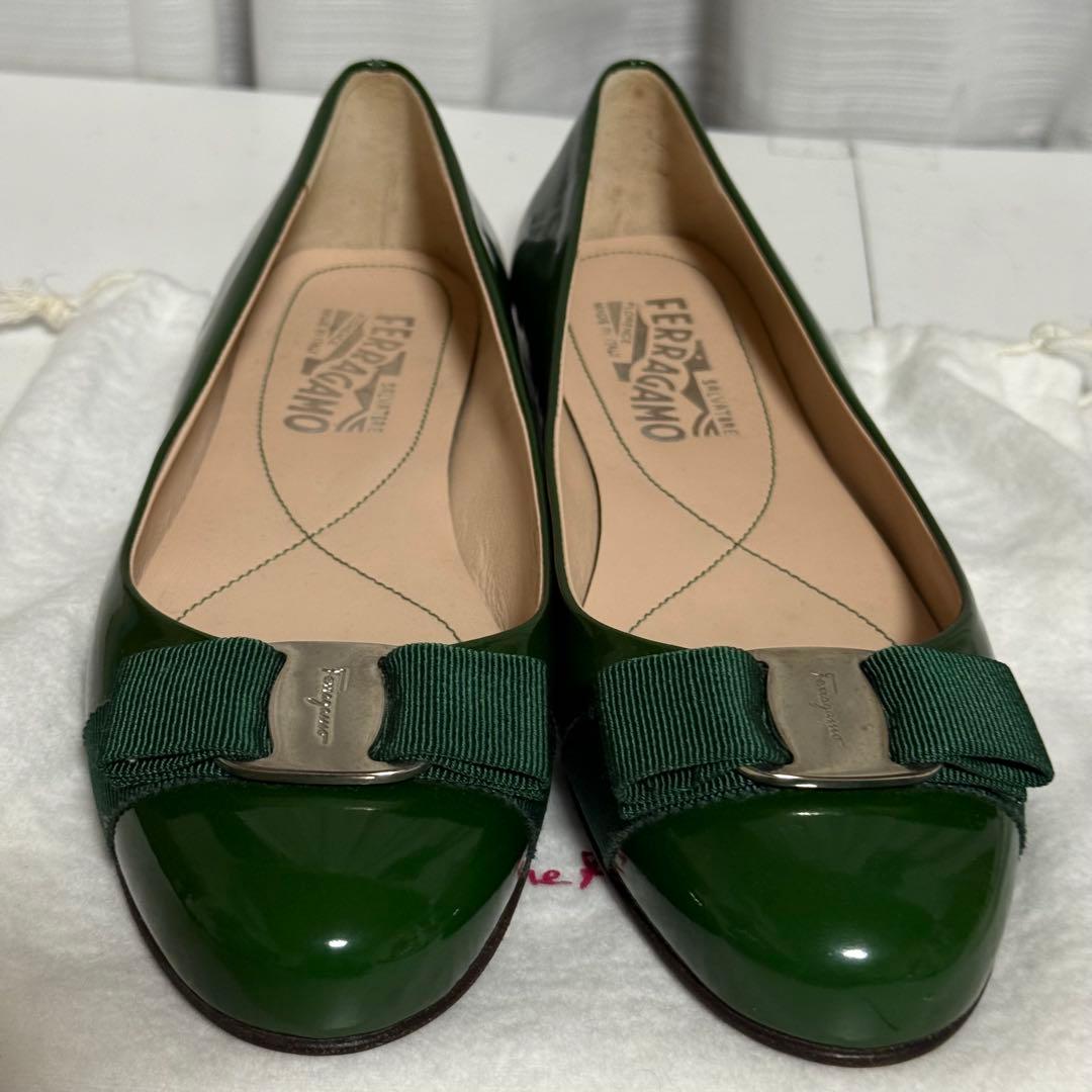 ⭐️未使用⭐️フェラガモ　ヴァリナ フラットシューズ　VARA ヴァラ