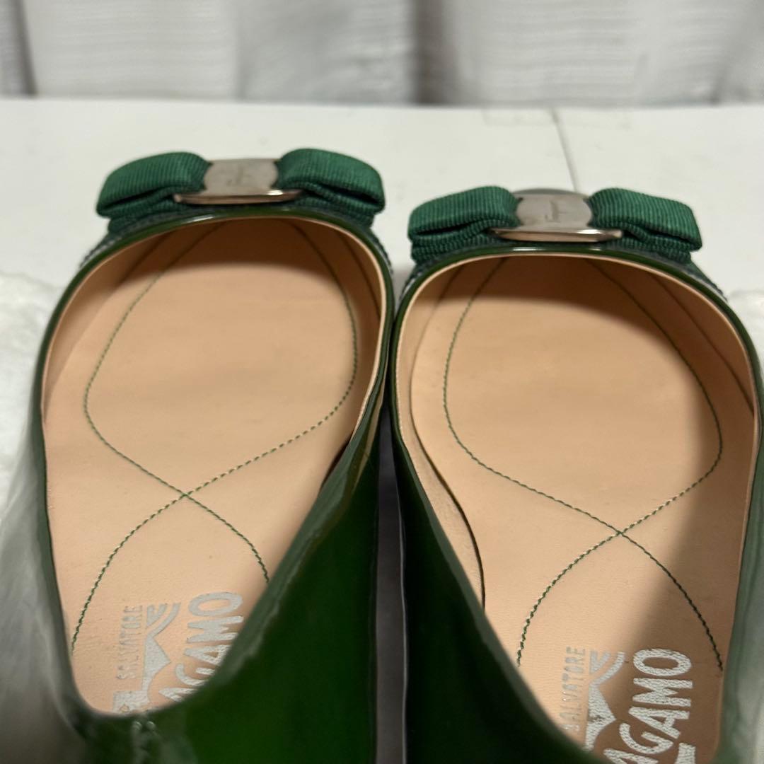 ⭐️未使用⭐️フェラガモ　ヴァリナ フラットシューズ　VARA ヴァラ