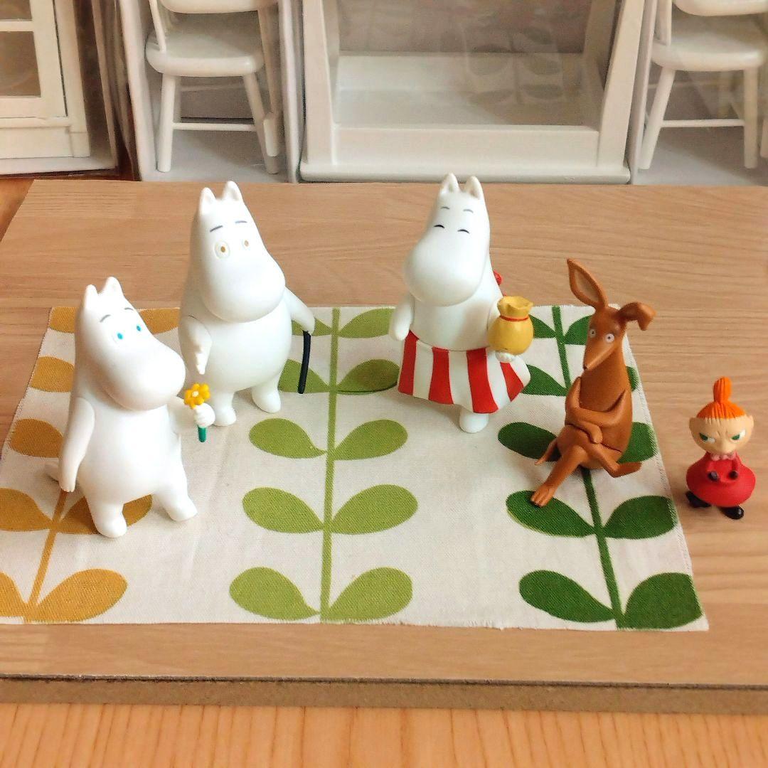 ムーミンフィギュア＆木製家具（白）＆豪華おまけ付きクリスマスミニチュアセット