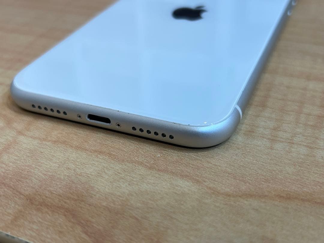 ☆ケース＆フィルム付き☆ iPhone 11 64GB ホワイト