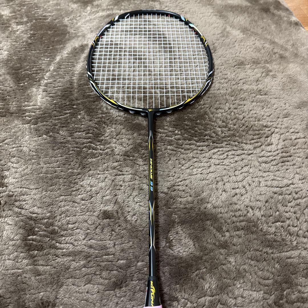 キズナJAPANバドミントンラケット 黒/黄色 ラケットケース 黒
