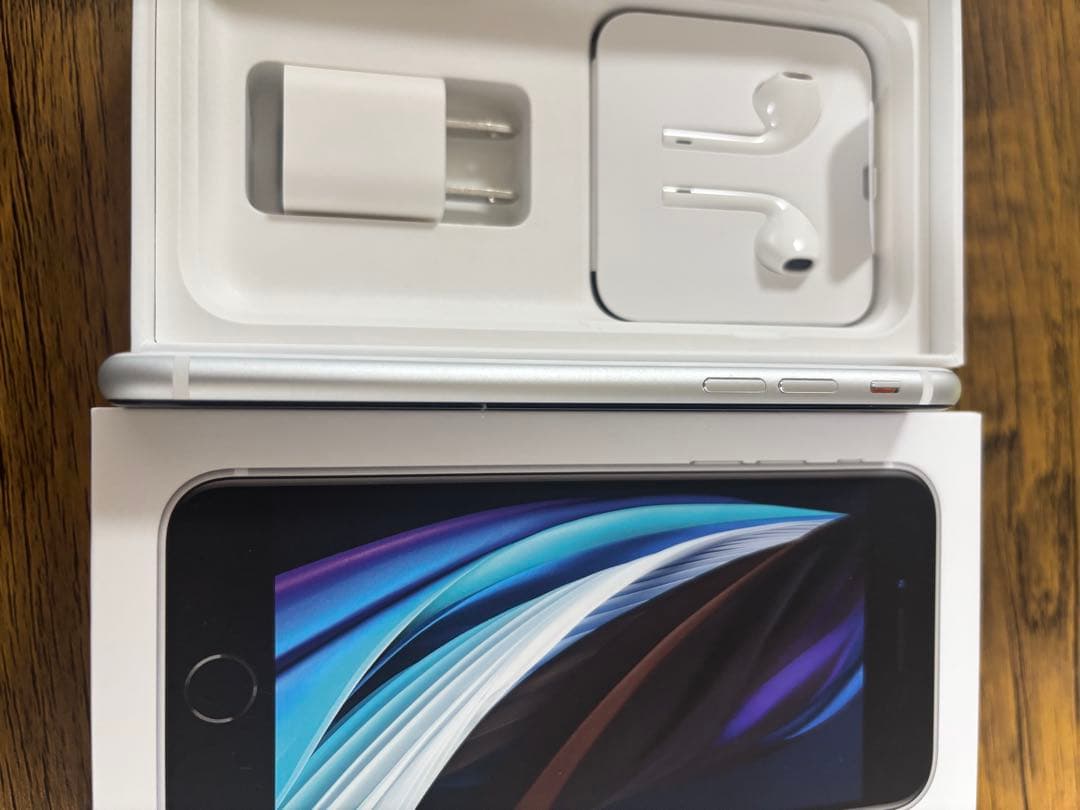 iPhone SE 第2世代 128GB SIMフリー バッテリー79%初期化済