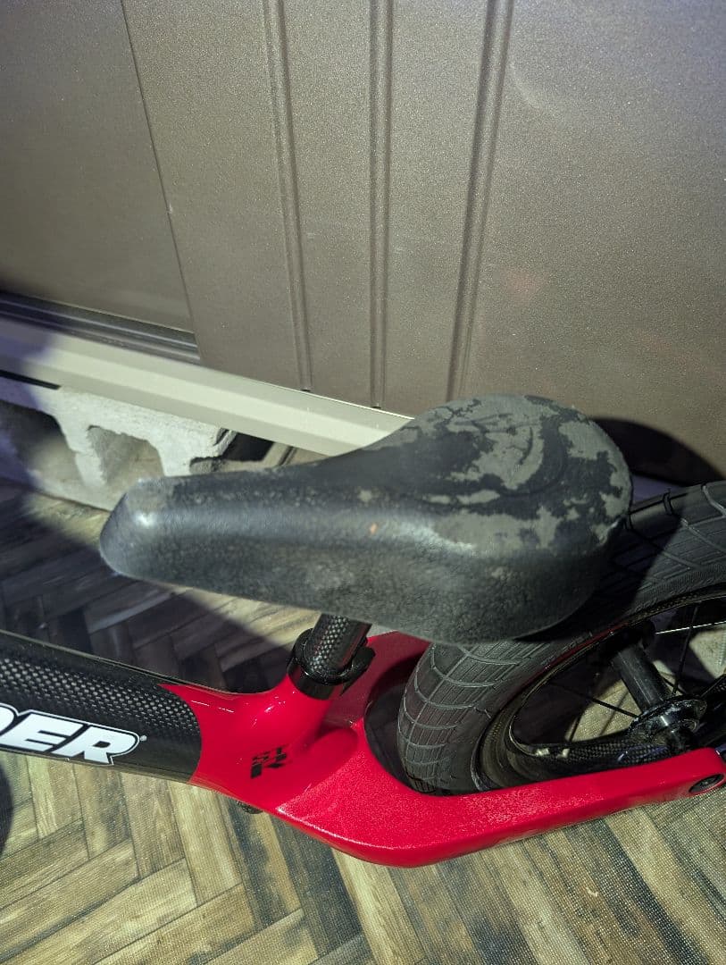 STRIDER ST-R ストライダー　カーボン　室内使用のみ