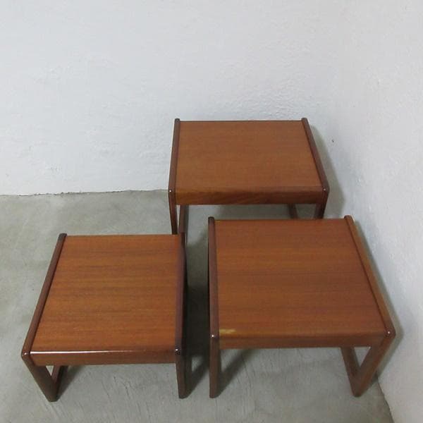 イギリス ビンテージ 家具 ネストテーブル 入れ子式 3台組 英国 6136e