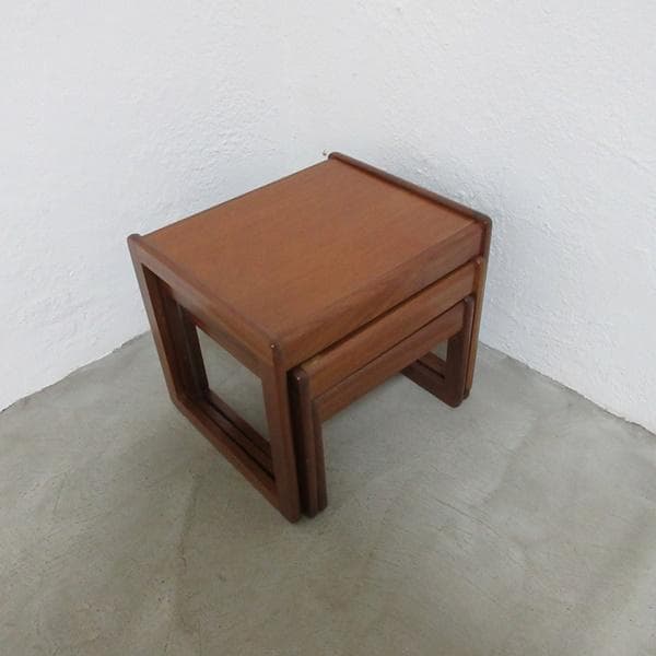 イギリス ビンテージ 家具 ネストテーブル 入れ子式 3台組 英国 6136e