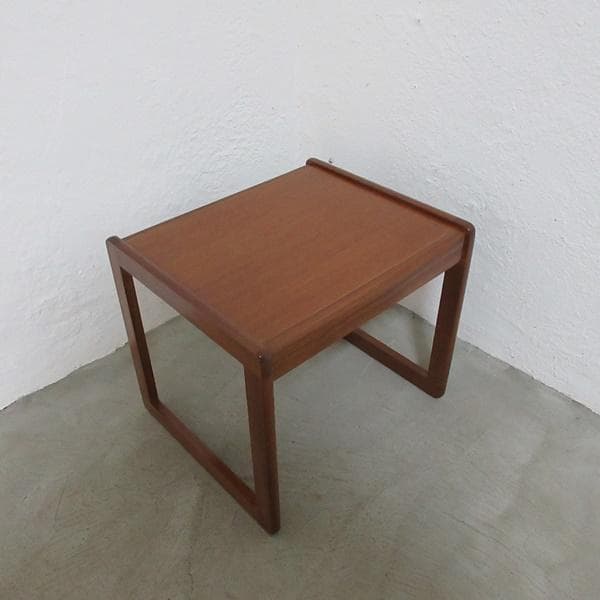 イギリス ビンテージ 家具 ネストテーブル 入れ子式 3台組 英国 6136e