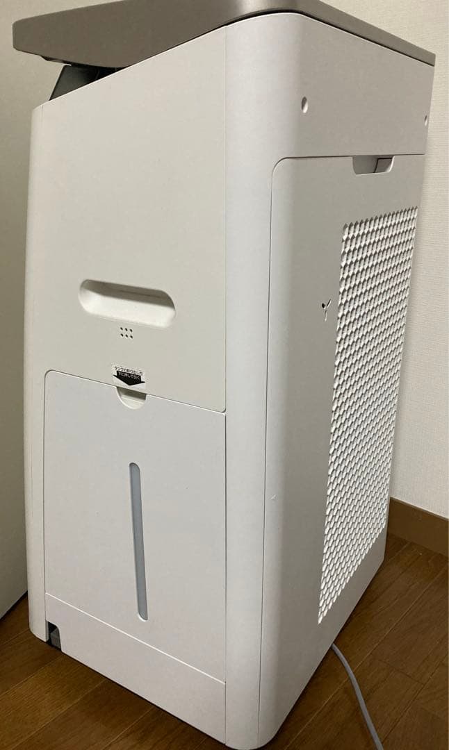 シャープ 加湿空気清浄機　プラズマクラスター KI-NP100-W 焼けあり