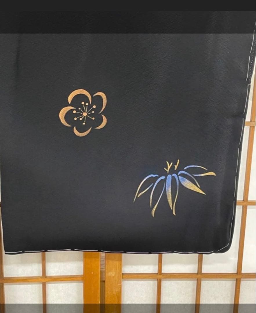 世界に一枚‼︎ 付下げ訪問着‼︎ 黒地・梅と笹（手描き）