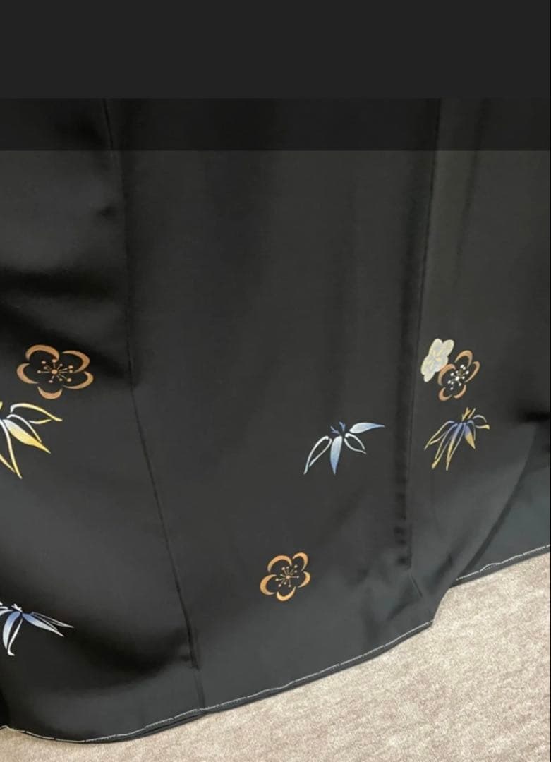 世界に一枚‼︎ 付下げ訪問着‼︎ 黒地・梅と笹（手描き）