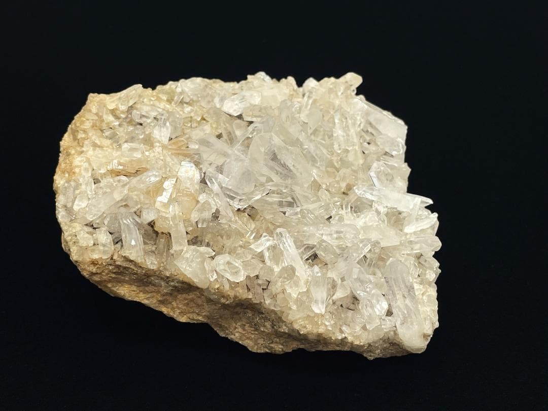 クラスター（カンチェンジュンガ水晶）