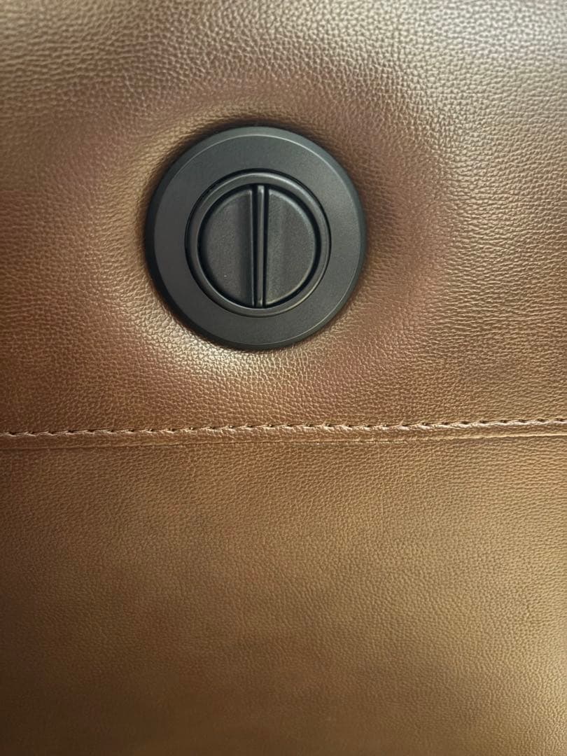 ラルーキー　本革　電動リクライニングソファ