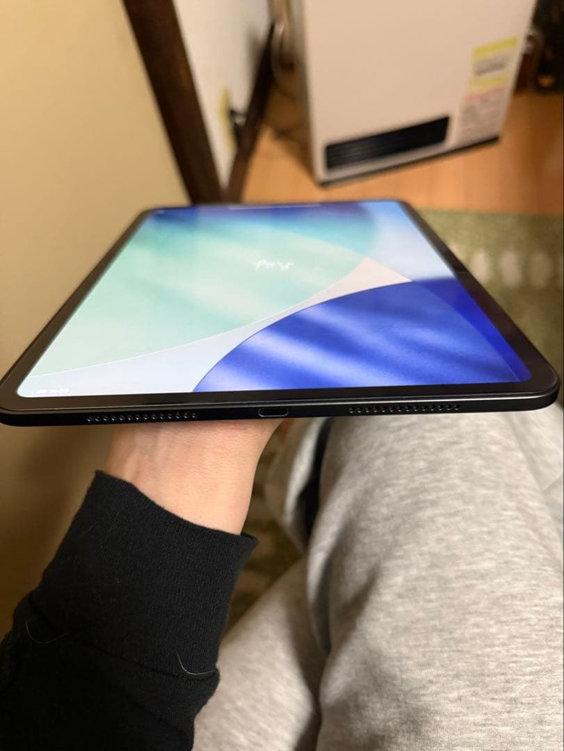 iPad Pro 第7世代11インチバッテリー状態100%