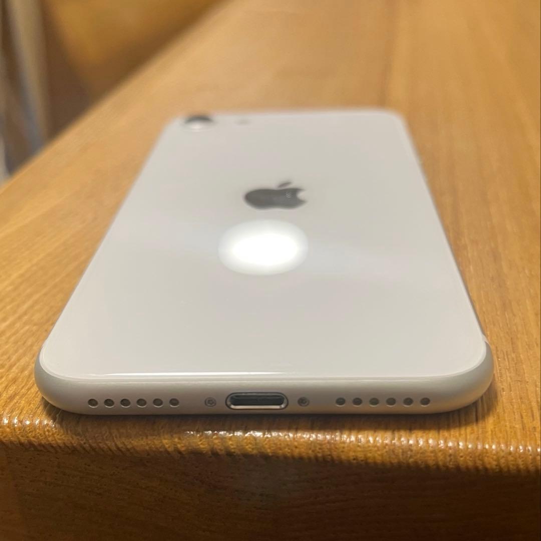 美品iPhone SE第2世代128GB スターライトsimロック無し