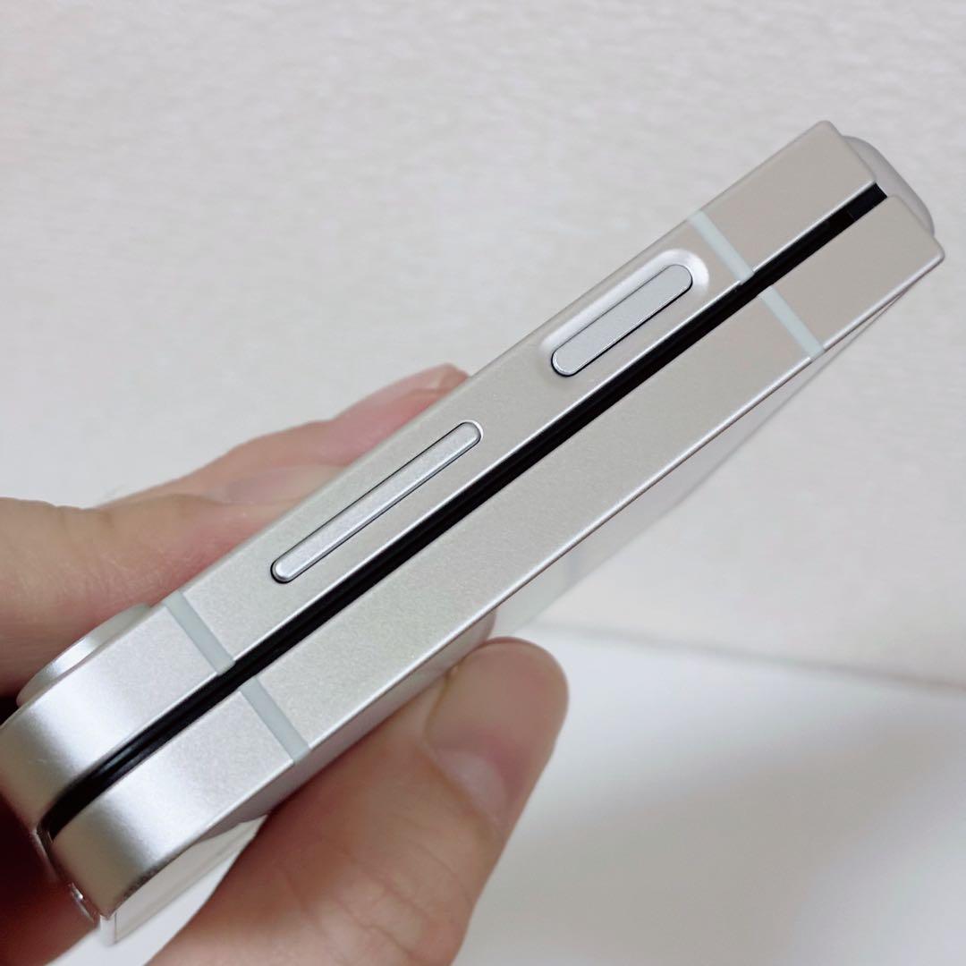 Galaxy Z Flip6 SIMフリー ホワイト 国内版