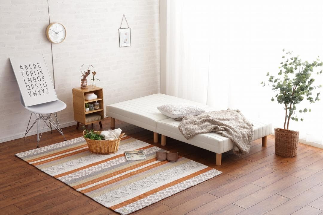 【新品・送料無料】脚付きマットレスベッド【セミダブル】