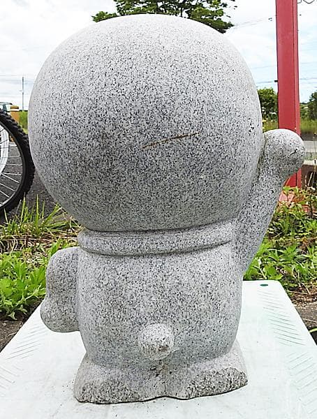 ドラえもん 石像