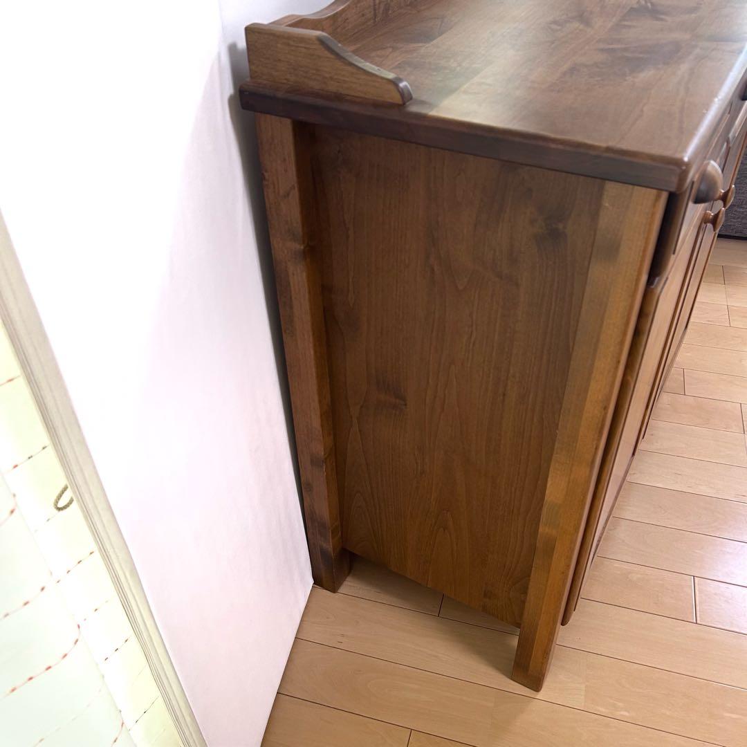 カントリー キャビネット インテリア　英国調　アンティーク　サイドボード　棚