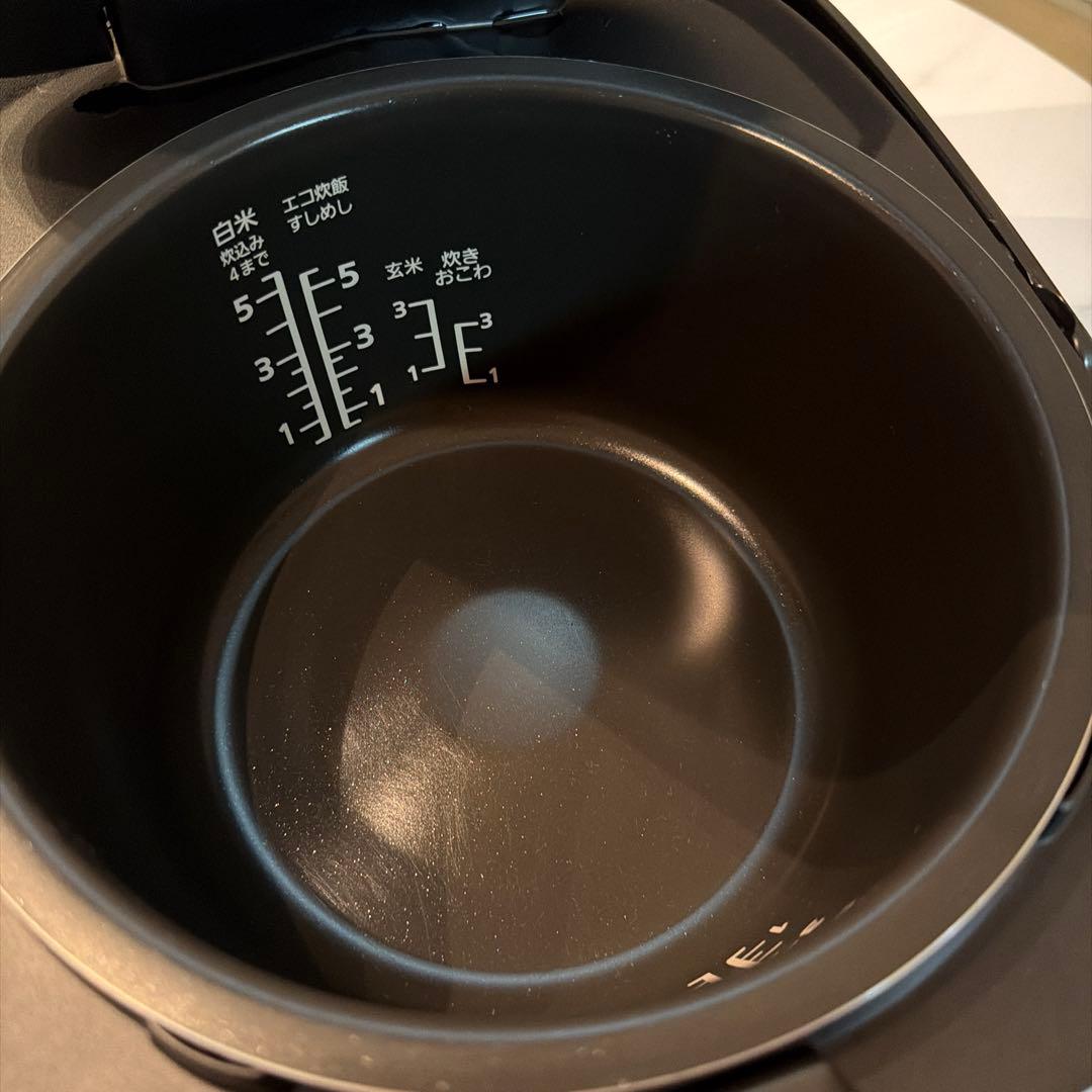 パナソニック炊飯器　Panasonic SR-FE101