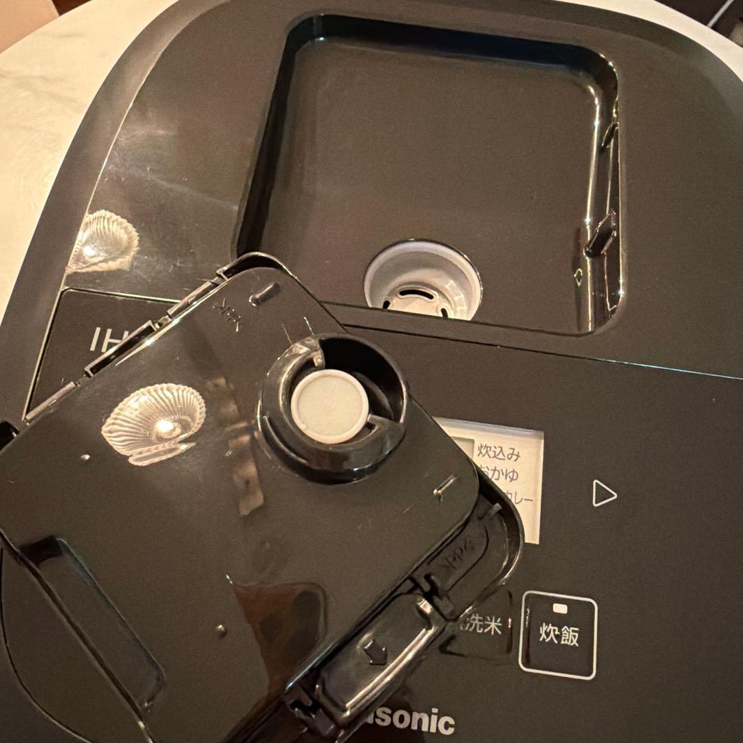 パナソニック炊飯器　Panasonic SR-FE101