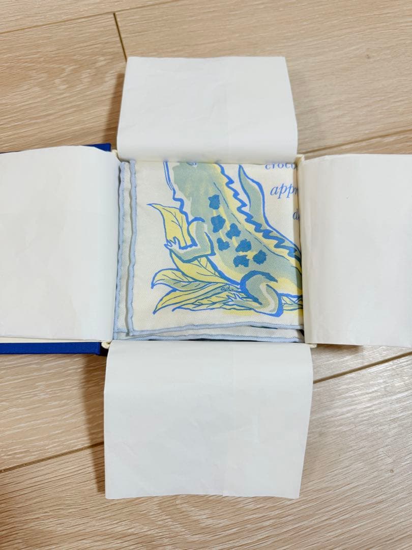 【箱付・美品】エルメス カレ40 クロコダイルのクロヴィス シルク スカーフ