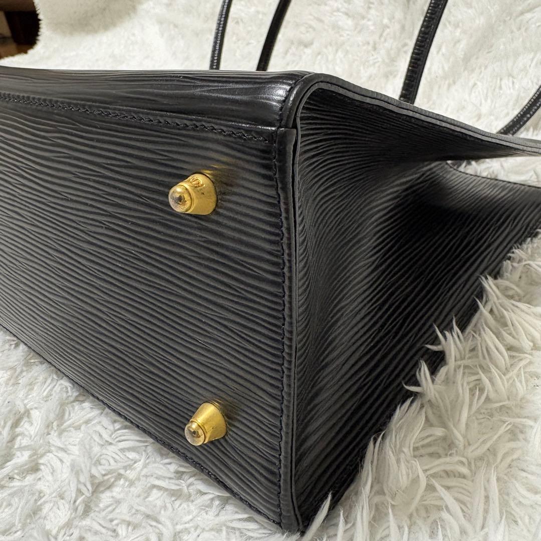 FENDI ✨【美品】✨　エピ　ショルダーバッグ　トートバッグ　ロゴ