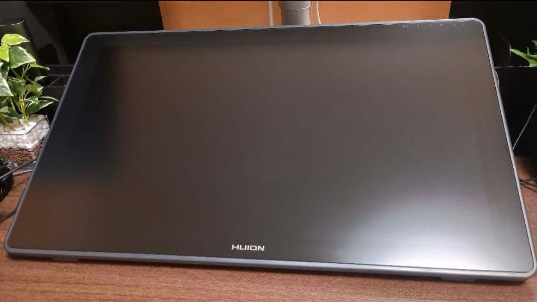 HUION 液晶ペンタブレット