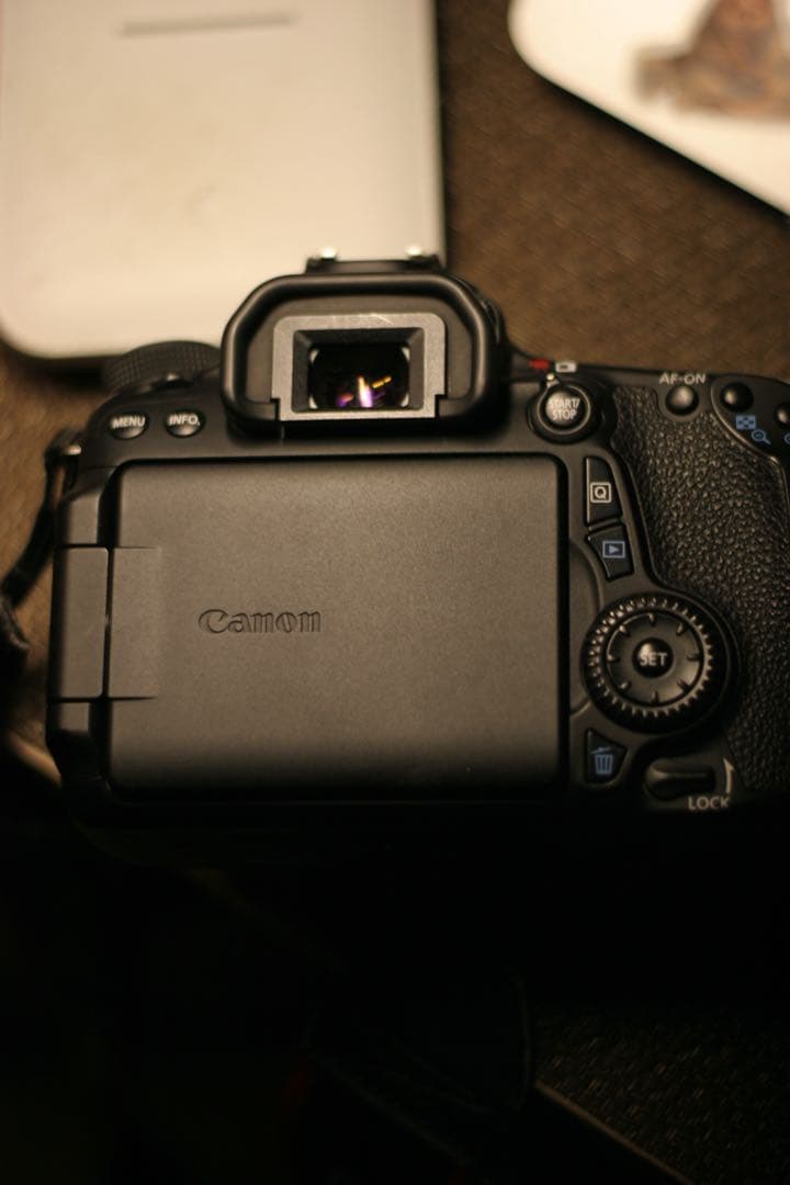 Canon EOS 70D デジタル一眼レフカメラ