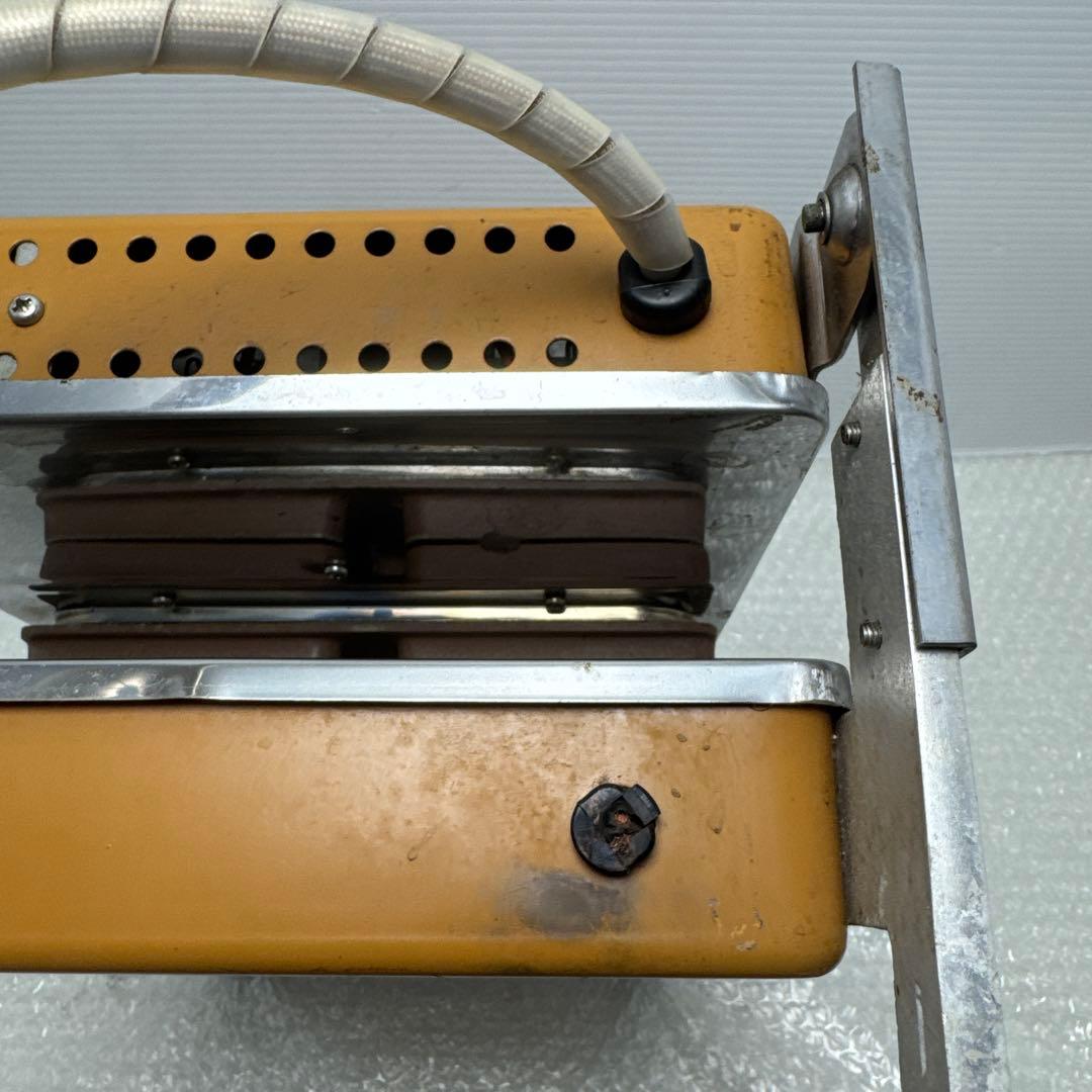 ワールドキッチンの業務用ワッフルメーカー「スナックベーカー KB2」