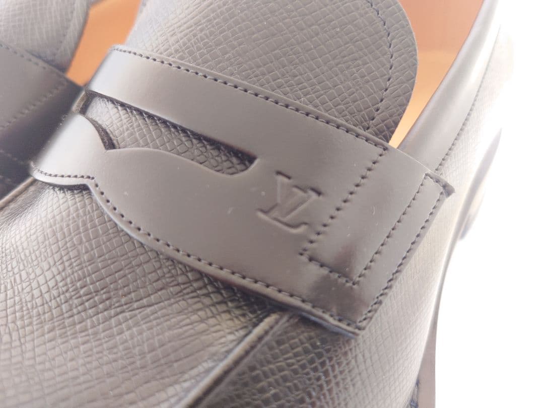 【未使用】ルイヴィトン LVロゴ入りローファー　ルイライン　メジャーライン