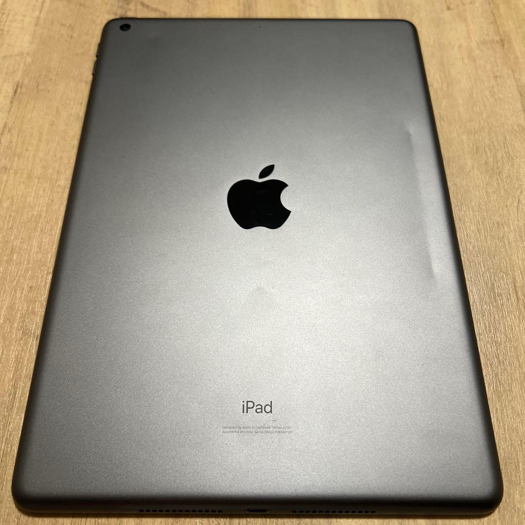 iPad 第7世代　本体