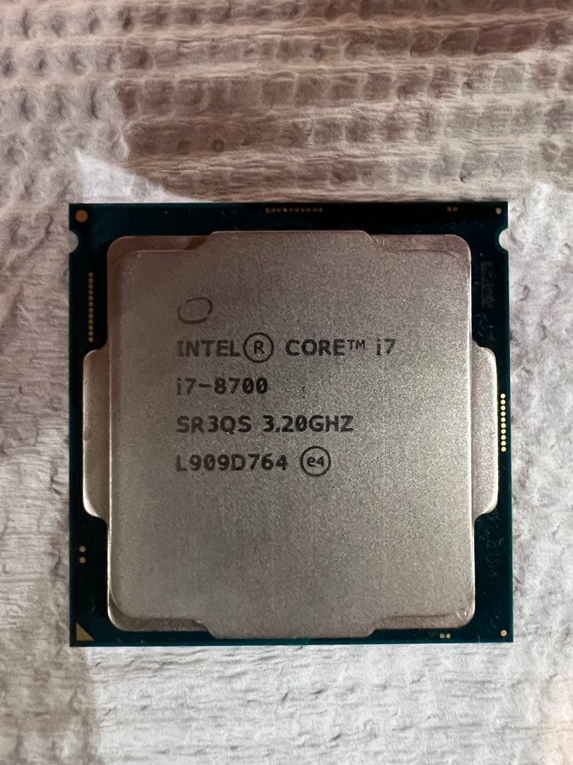 インテル® Core™ i7-8700 プロセッサー 6個