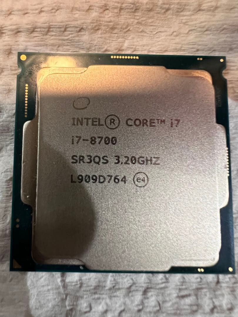 インテル® Core™ i7-8700 プロセッサー 6個