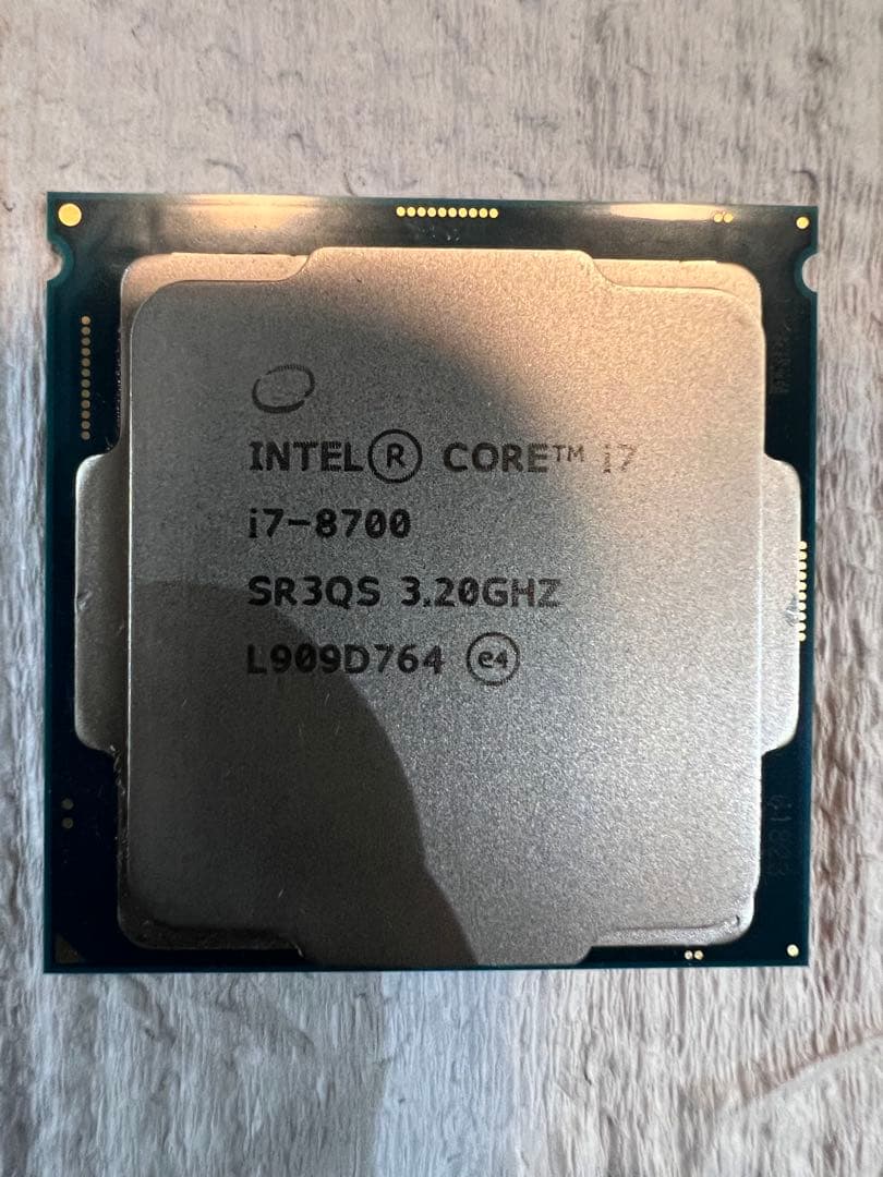 インテル® Core™ i7-8700 プロセッサー 6個