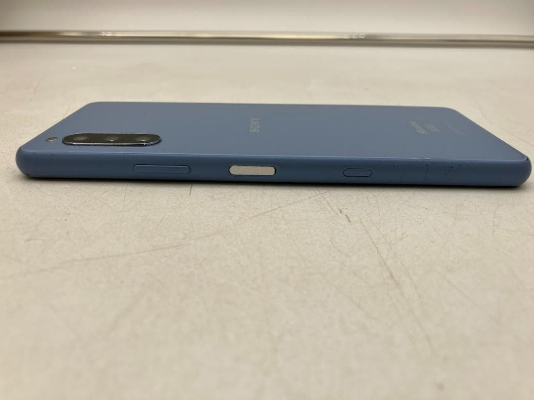 スマートフォン　DOCOMO　SONY　xpria10 Ⅲ　S0-52B　ブルー