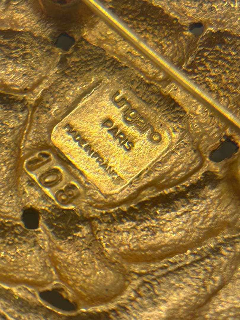 希少ungaro ウンガロ ヴィンテージブローチ タッセル ロープ編み ゴールド