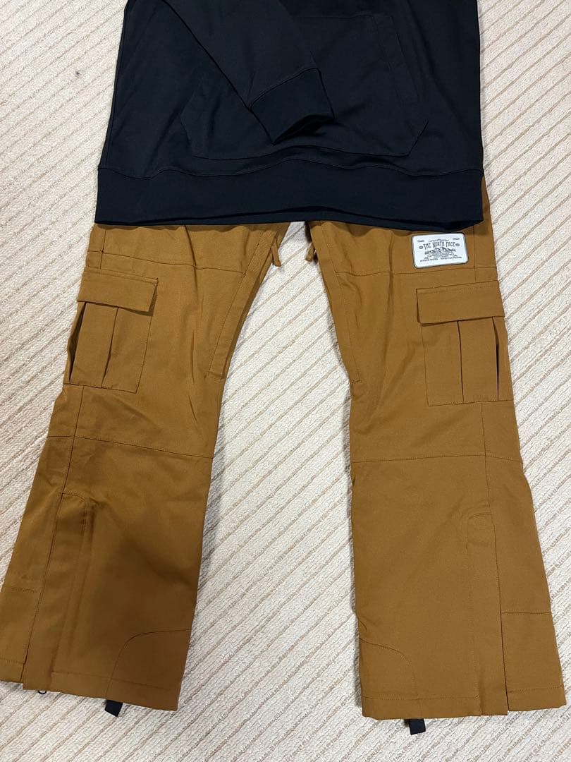 VOLCOM スノーボード　フード付きスウェットウェア　Ｌサイズセット