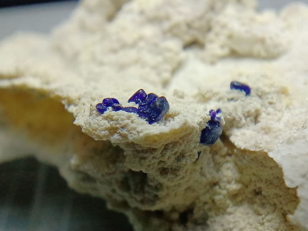 国産鉱物　逸見石　原石　ヘンミライト　Henmilite　鉱物標本