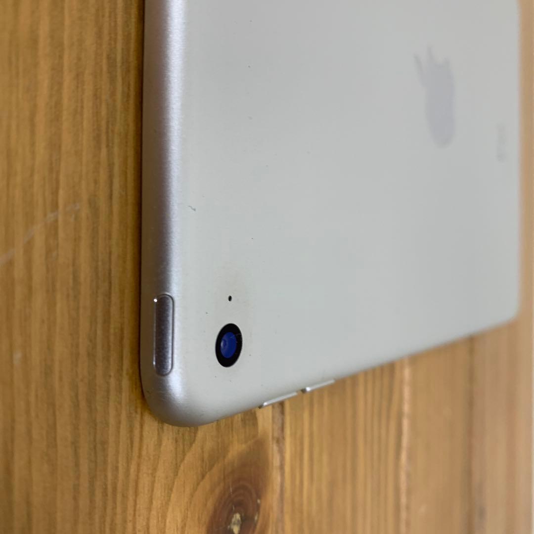 Apple iPadmini4 128GB シルバー 本体 おまけケース付き