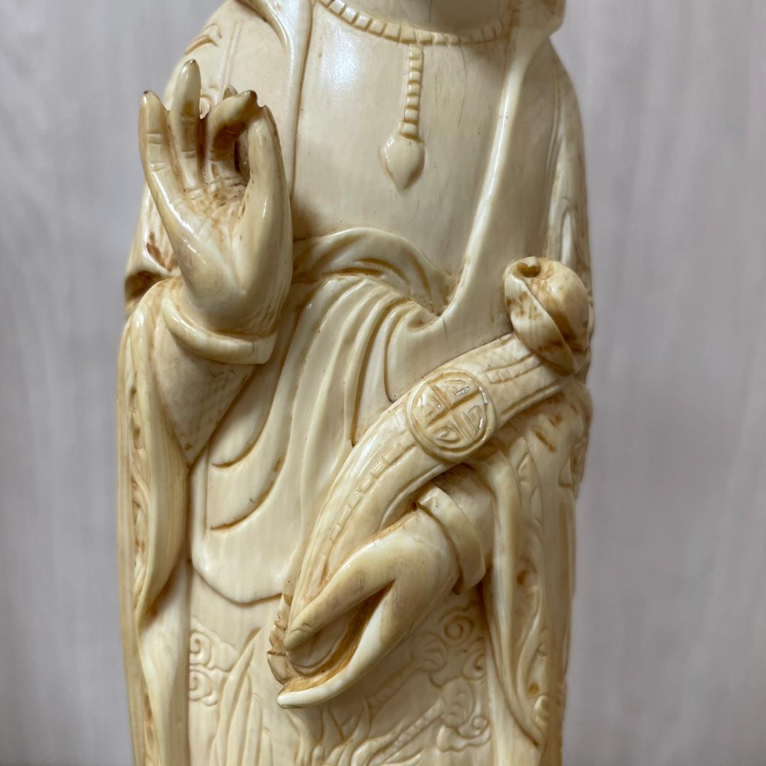 中国古美術 仏教美術 観音菩薩像 天然素材 白素材 ガラスケース付き