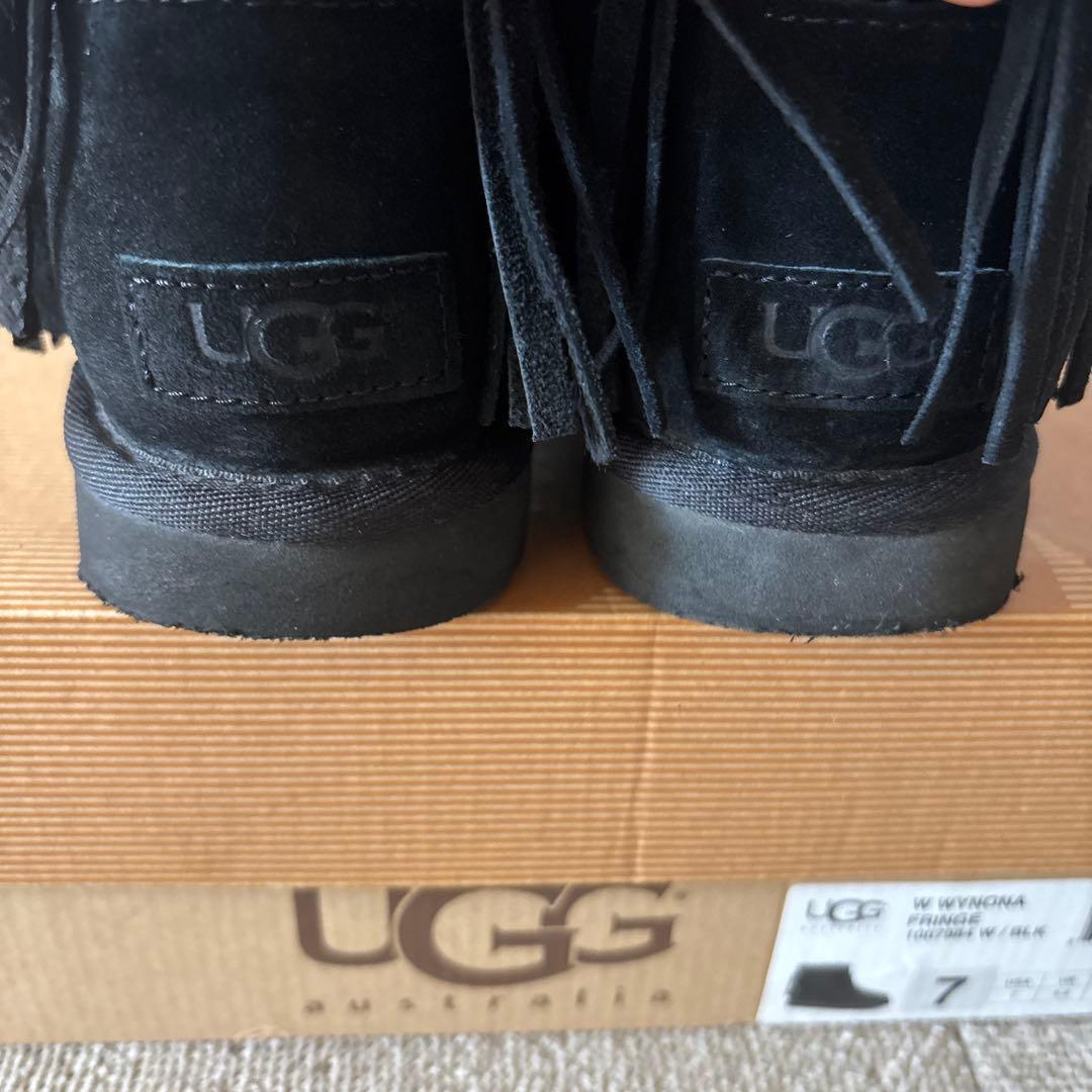 UGG フリンジ ⭐️ブラック ムートンブーツ