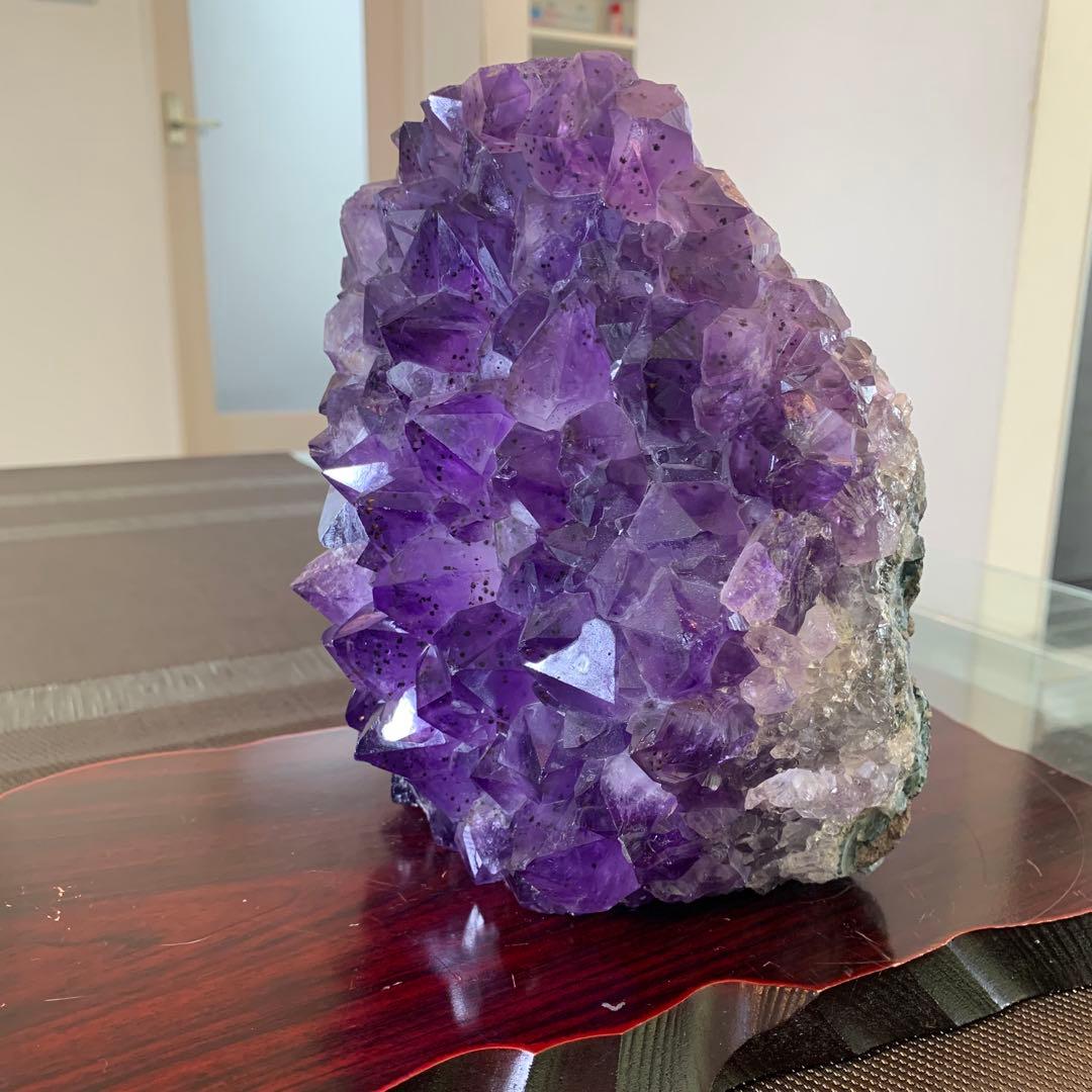 別名：シェブロンアメジスト、スピリットクォーツ本物の石。