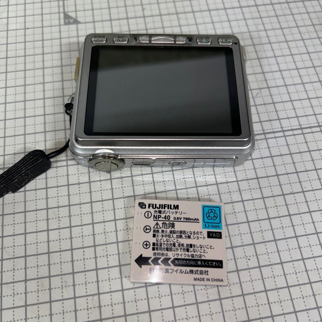 Fujifilm　富士フィルム　 FinePix V10 コンデジ