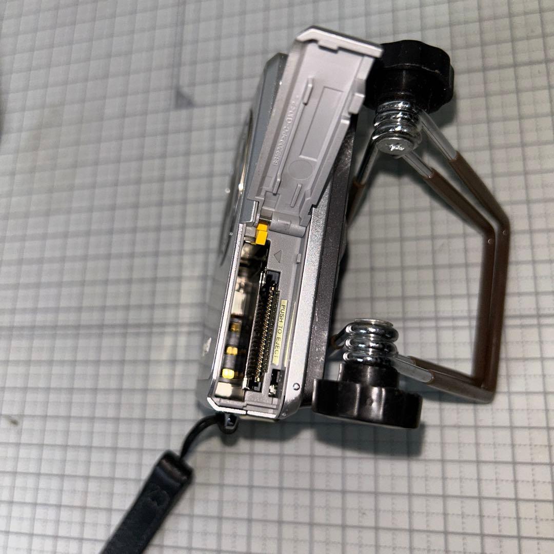 Fujifilm　富士フィルム　 FinePix V10 コンデジ